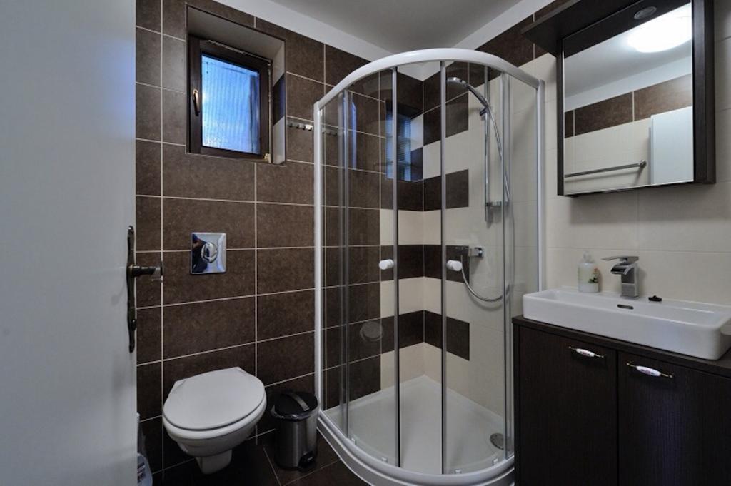 Apartment Drvena Kuca Mreznica Gornji Zvecaj Phòng bức ảnh